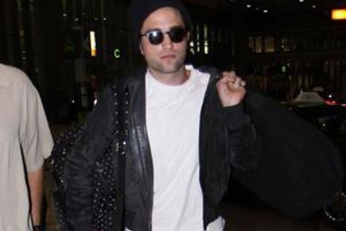 Robert Pattinson se confunde e agride segurança ao sair de casa noturna