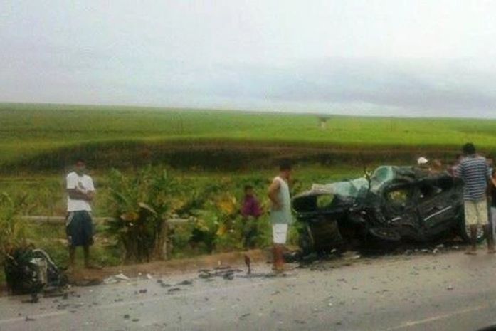 Veículo do médico ficou totalmente destruído