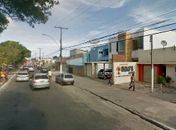 Lanchonete é invadida e roubada por trio armado, clientes e funcionários são rendidos