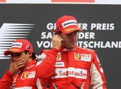 Chegada de Fernando Alonso (na frente) deu início a declínio de Massa (atrás)