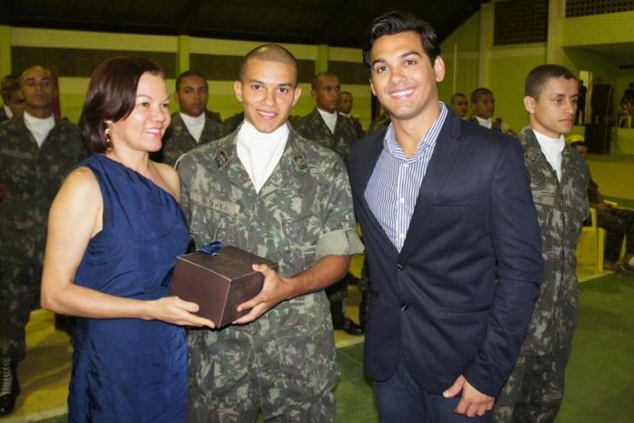 Prefeito é diplomado como diretor do tiro de Guerra 07-009