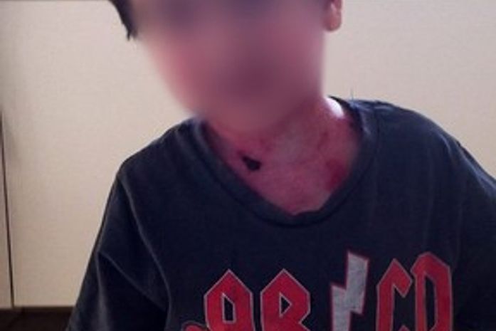 Após polêmica em voo, neto de Deborah Colker ganha homenagem