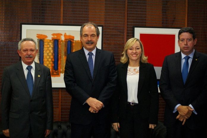 Senador Benedito, Ministro Mercadante, secretaria Josicleide e deputado Arthur Lira