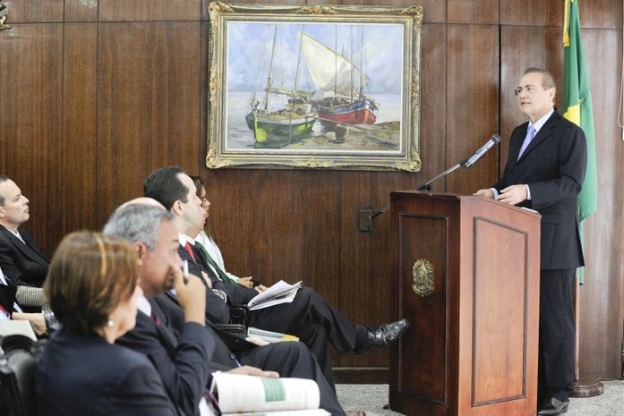 Presidente do Senado, Renan Calheiros, discursa na solenidade de lançamento da cartilha
