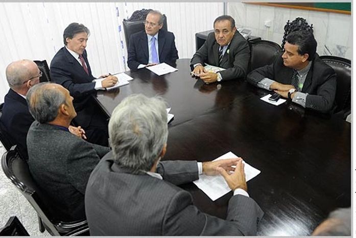 Renan e Eunício Oliveira receberam representantes dos agricultores