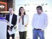 Matheus Pereira, gerente de vendas de rede da BMW, Mamá Omena e Mário Sérgio Franco, presidente do Grupo Itavema