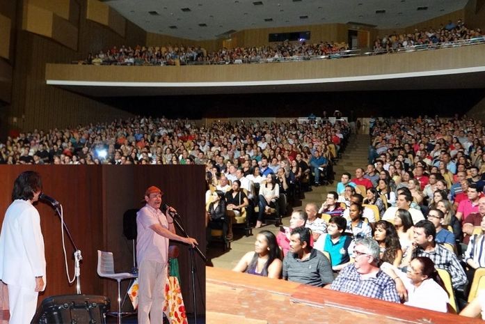 Show de Zé Lezin lota Teatro Gustavo Leite 