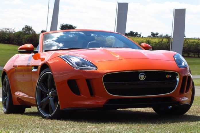 Jaguar lança F-Type no Brasil a partir de R$ 419.900