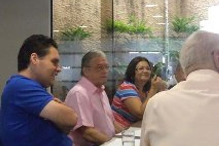 Teotonio presente na reunião do PSDB.