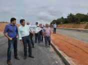 Prefeito visita obras da Avenida Josefa Mello