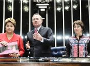 Renan anuncia a votação de projetos do relatório da CPMI da Violência contra as Mulheres