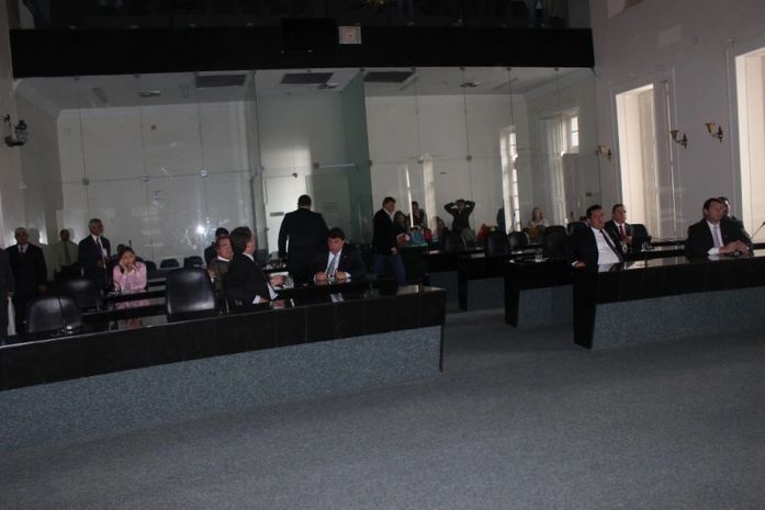 Plenário as escuras