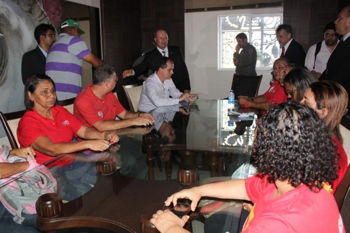 Sindicalistas são recebidos por Fernando Toledo