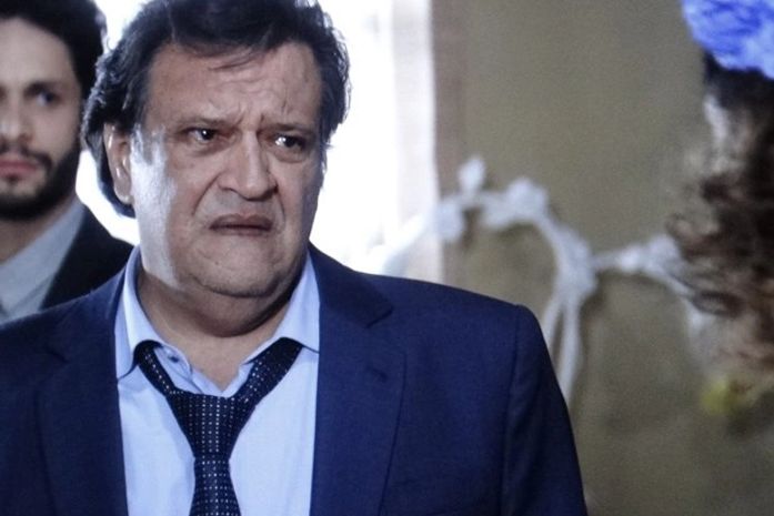 Atílio é expulso por Márcia após tentar reatar com a ex-chacrete