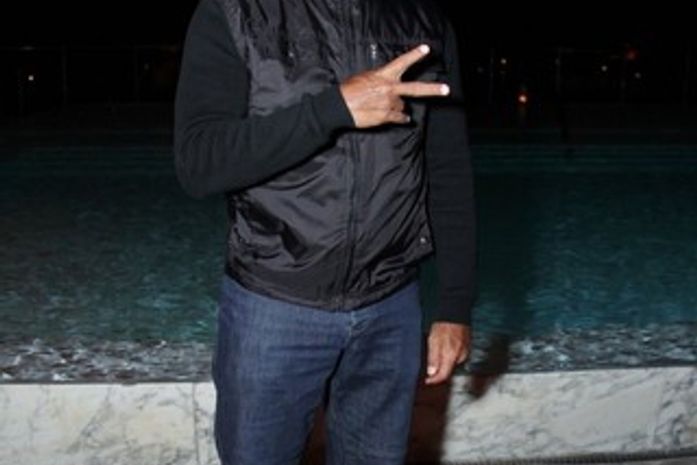 'Ele está com muita dor e aguarda cirurgia', diz assessoria de Romário