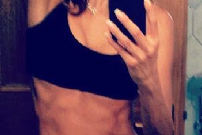 Luciana Gimenez exibe magreza e divide opiniões de fãs na web