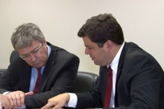 Vice prefeito Marcelo Palmeira com Osvaldo Garcisa do Ministério da Cidade.