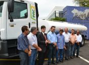 Lagoa da Canoa é contemplada com caminhão pipa