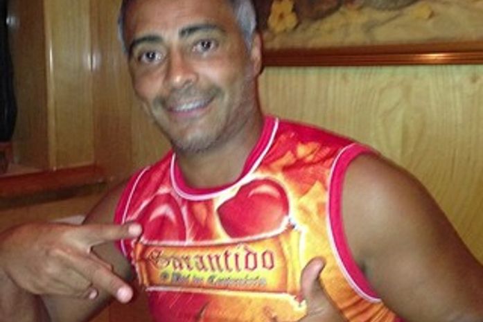 Romário passa bem após cirurgia, garante assessoria