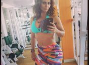 Viviane Araújo posa de decote e barriga de fora no Instagram 