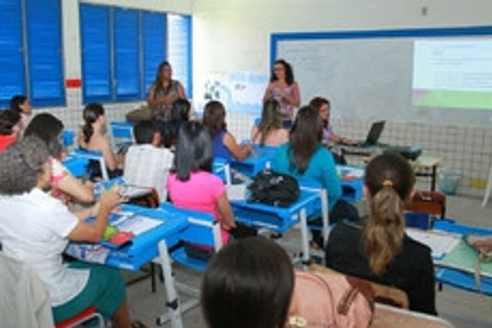 Educação capacita professores para o Enem 2013