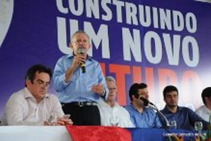 Senador Biu, com senador Ciro Nogueira, governador Teotonio, vice-prefeito Marcelo Palmeira e prefeito Rui.