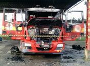 Caminhão de combate a incêndio pegou fogo