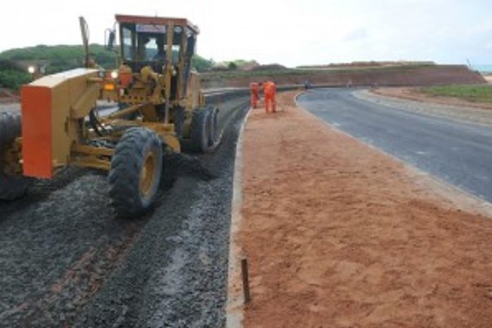 Obras na Avenida Josefa de Melo prosseguem durante o final de semana