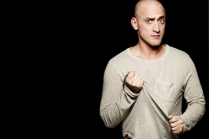 Paulo Gustavo traz stand up 'Hiperativo' para Maceió