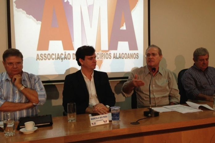 Renan anuncia na AMA que ajuda extra a municípios sai em poucos dias