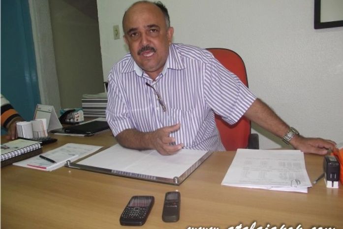 Prefeito de Atalaia, trabalhista Mano.