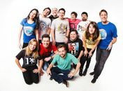Humoristas lançam coleção de camisetas com estampas divertidas