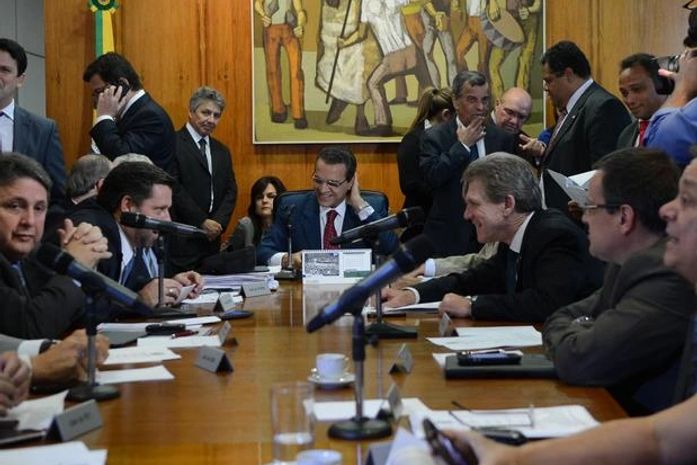 Reunião de líderes partidários com o presidente da Câmara, Henrique Eduardo Alves, para definir a pauta de votações da semana