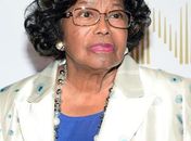 Katherine Jackson contou que Paris sofreu muito com a morte de Michael 