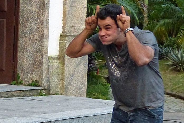 Carlito provoca Ignácio após fiasco do casamento com Valdirene