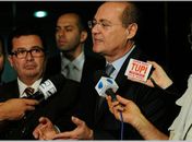 Voto aberto para cassação de parlamentares começará a valer logo, anuncia Renan