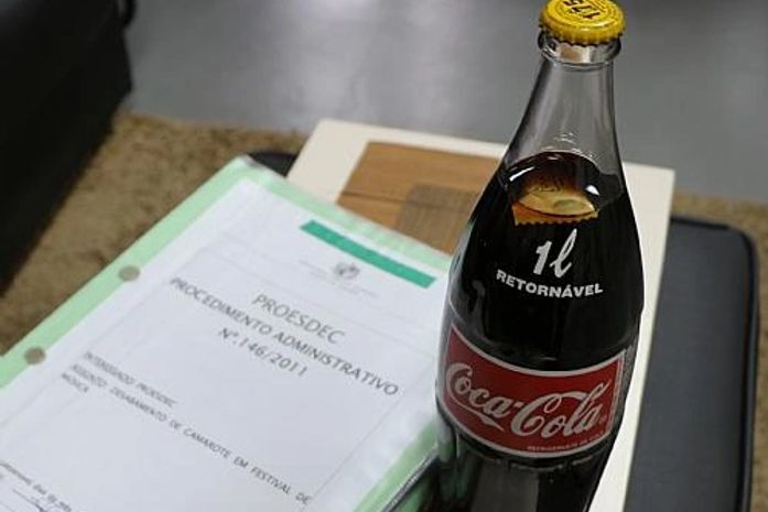 MP vai investigar caso de confeito em vasilhame de refrigerante
