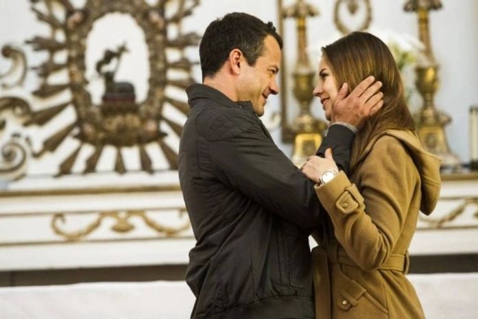 Paloma e Bruno se casam; César agride Félix no evento