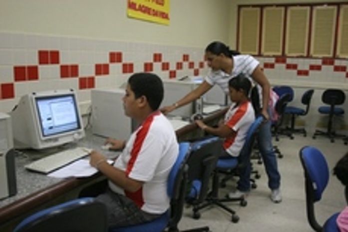 Educação investe em tecnologia da informação e segurança nas escolas