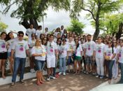 Amigos de jovem assassinado realizam ato público pela paz na orla da Ponta Verde