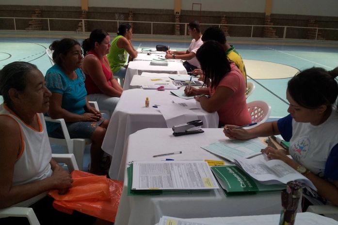 Secretaria de Assistência Social recadastra beneficiários do bolsa família em Marechal