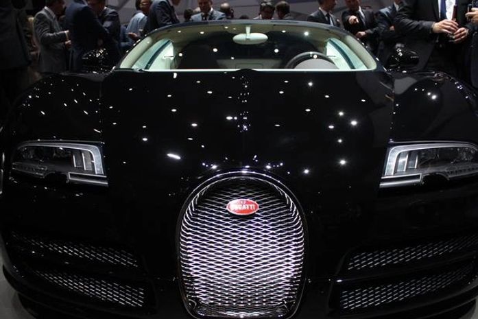 Novo Bugatti de R$ 7 milhões bate 410 km/h