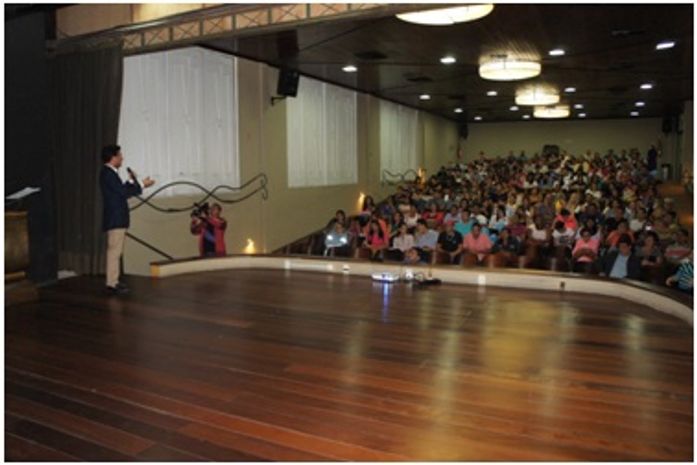 No dia do administrador prefeito de São José da Laje ministra palestra sobre gestão pública
