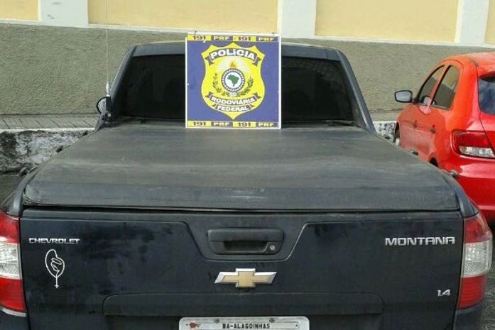 PRF recupera veículo roubado que circulava com placa clonada