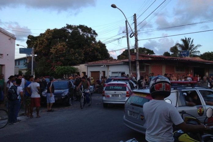 População acompanhou o trabalho da polícia 