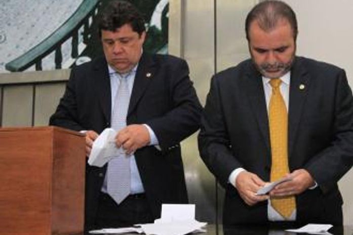 Deputados derrubam vetos governamentais e destrancam a pauta