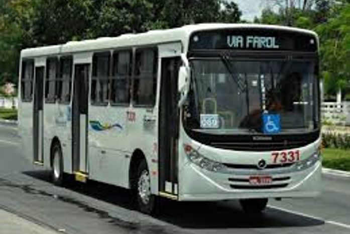 Motorista de ônibus é surpreendido e executado no caminho para o trabalho