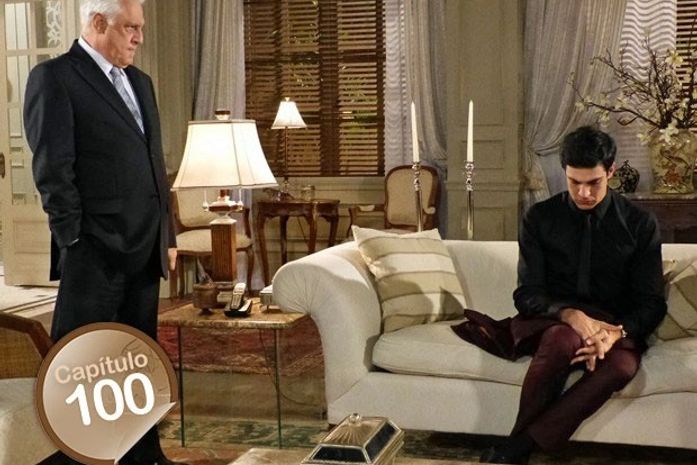 César humilha Félix diante da família: 'Eu te desprezo. Não passa de um ladrão!'