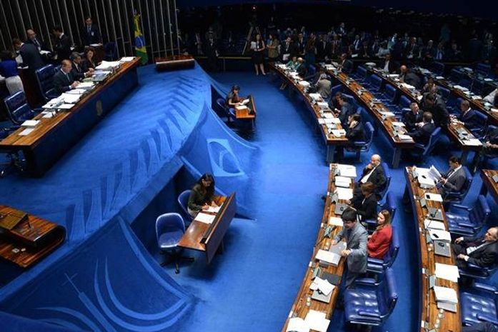 Senado aprova PEC que estabelece perda automática de mandato em caso de condenações de parlamentares