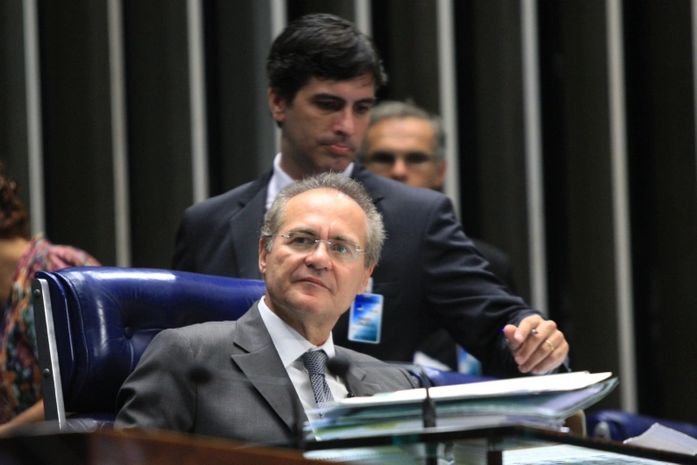 Renan conduziu a sessão que aprovou MP que beneficia taxistas